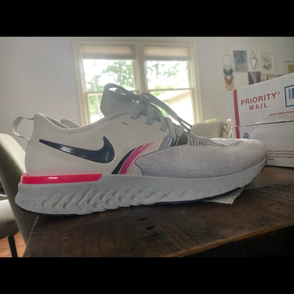 Nike FLYKNIT- odyssey react flyknit 2 - Picture 3 of 4